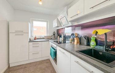 2-Zimmer-Wohnung mit EBK & Stellplatz