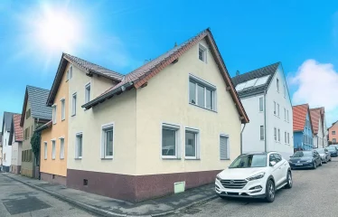 **Charmante Doppelhaushälfte mit viel Potenzial in Stuttgart-Feuerbach**