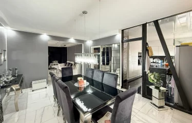 **Charmantes Ein- bis Zweifamilienhaus mit Einliegerwohnung und großem Garten in Besigheim**