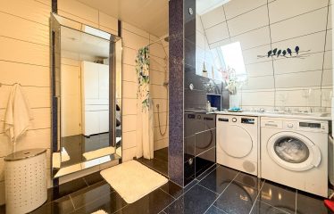 **Charmantes Ein- bis Zweifamilienhaus mit Einliegerwohnung und großem Garten in Besigheim**