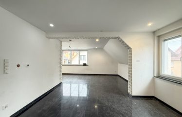 **Charmante Doppelhaushälfte mit viel Potenzial in Stuttgart-Feuerbach**