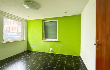 **Charmante Doppelhaushälfte mit viel Potenzial in Stuttgart-Feuerbach**