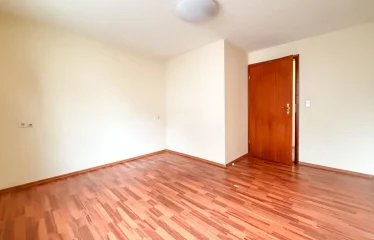 **Charmante Doppelhaushälfte mit viel Potenzial in Stuttgart-Feuerbach**