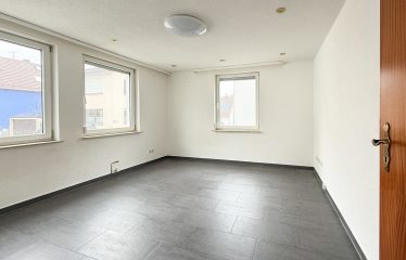 **Charmante Doppelhaushälfte mit viel Potenzial in Stuttgart-Feuerbach**