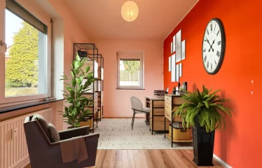 **Sanierte 3-Zimmer-Wohnung in modernisiertem Haus – mit exklusiver Einbauküche & Stellplatz**